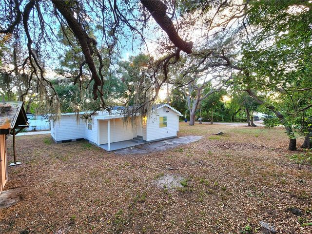 8917 N HIGHLAND AVENUE, Tampa, FL 33604