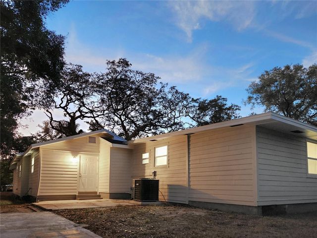 8917 N HIGHLAND AVENUE, Tampa, FL 33604