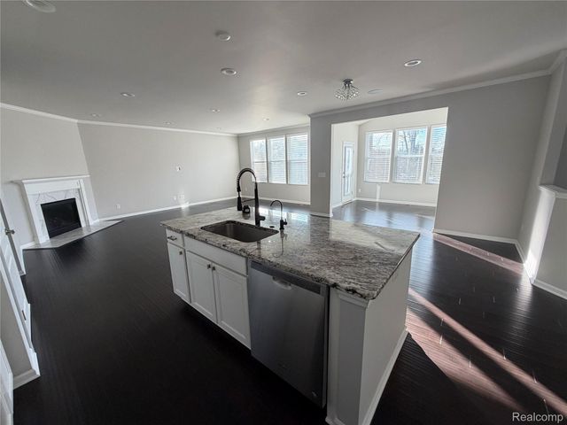 31065 Tremont Lane, Beverly Hills Village, MI 48025
