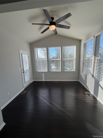 31065 Tremont Lane, Beverly Hills Village, MI 48025