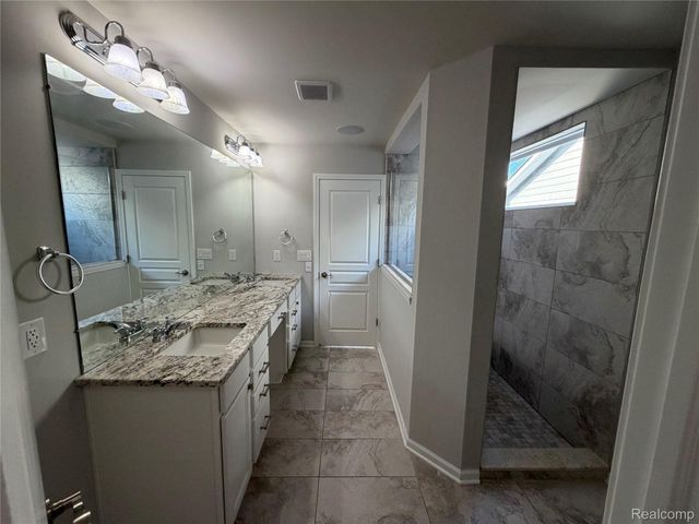 31065 Tremont Lane, Beverly Hills Village, MI 48025