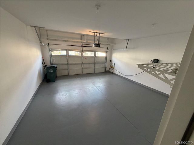 31065 Tremont Lane, Beverly Hills Village, MI 48025