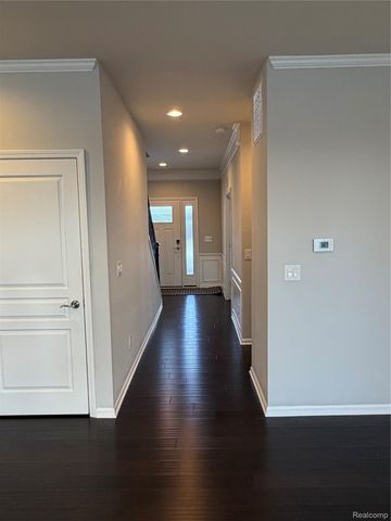 31065 Tremont Lane, Beverly Hills Village, MI 48025
