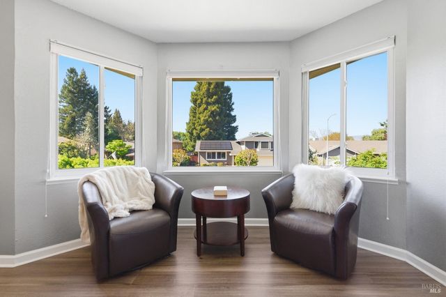 15 Glen Ct, Napa, CA 94558