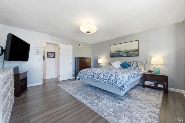 15 Glen Ct, Napa, CA 94558