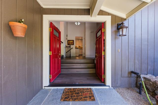 15 Glen Ct, Napa, CA 94558