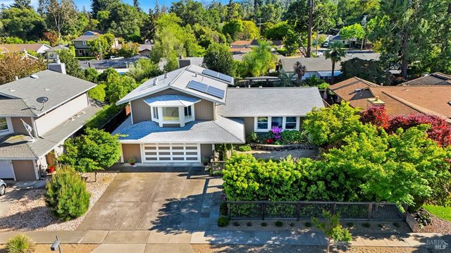 15 Glen Ct, Napa, CA 94558