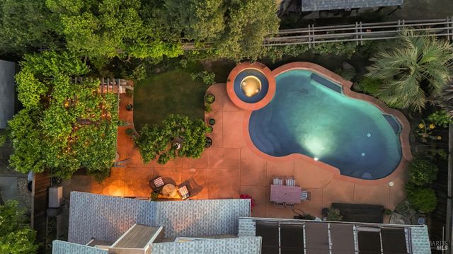 15 Glen Ct, Napa, CA 94558