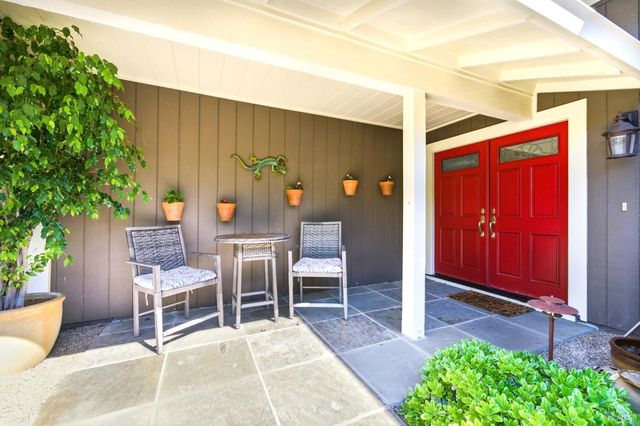 15 Glen Ct, Napa, CA 94558