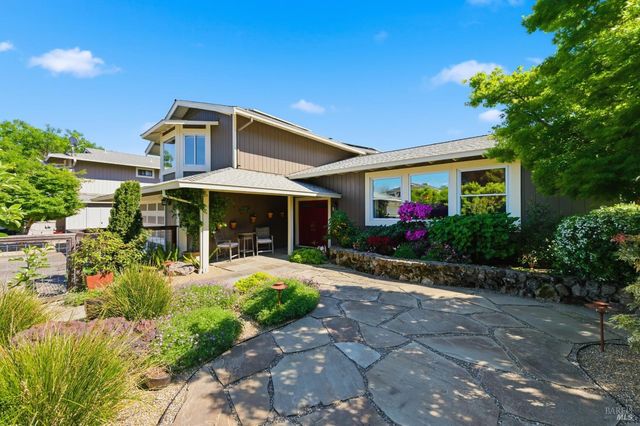 15 Glen Ct, Napa, CA 94558