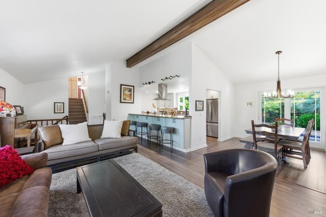 15 Glen Ct, Napa, CA 94558