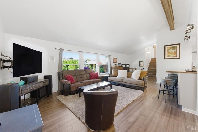 15 Glen Ct, Napa, CA 94558