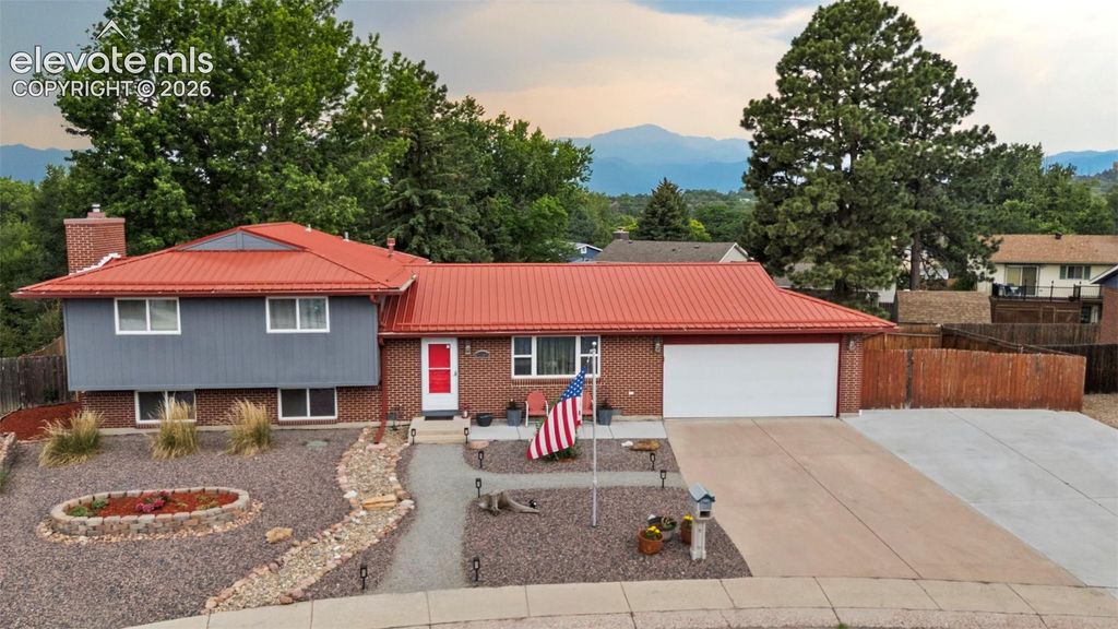 2110 Greenwich Circle, Colorado Springs, CO 80909 — exterior