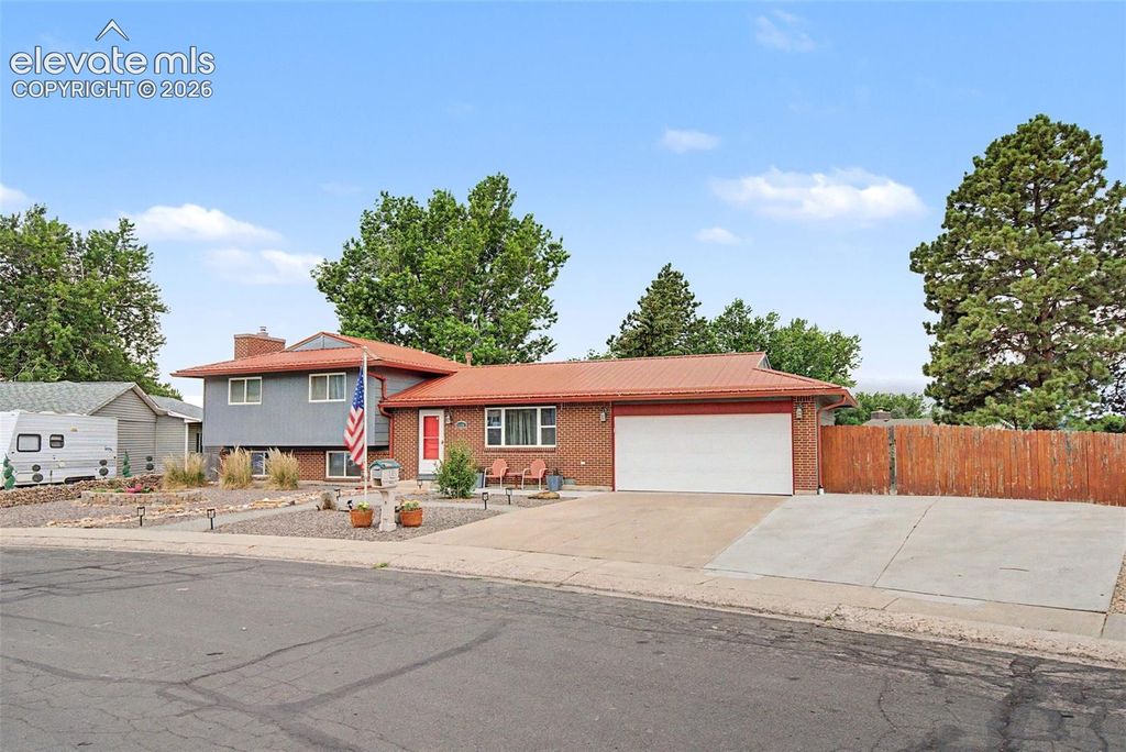2110 Greenwich Circle, Colorado Springs, CO 80909 — photo 4
