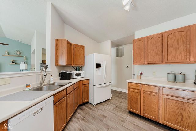 8180 S Lodge Lane, Pendleton, IN 46064