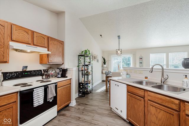 8180 S Lodge Lane, Pendleton, IN 46064