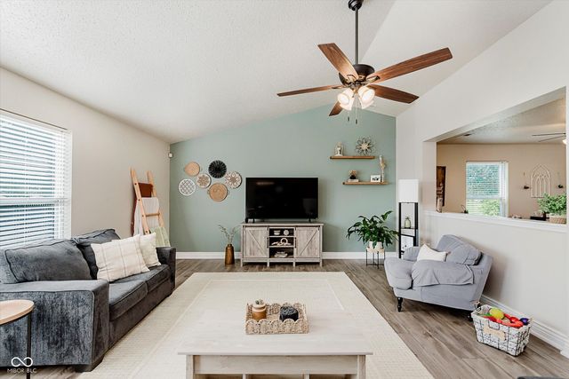 8180 S Lodge Lane, Pendleton, IN 46064