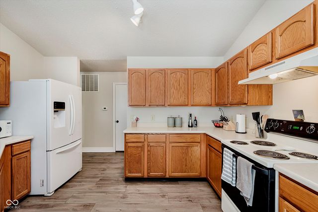 8180 S Lodge Lane, Pendleton, IN 46064