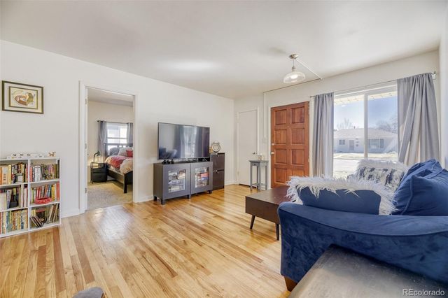 4745 S Logan Street, Englewood, CO 80113