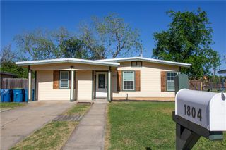 1804 N Mckinley St, Beeville, TX 78102