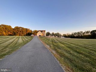84 TRIPLE CROWN CT, Kearneysville, WV 25430