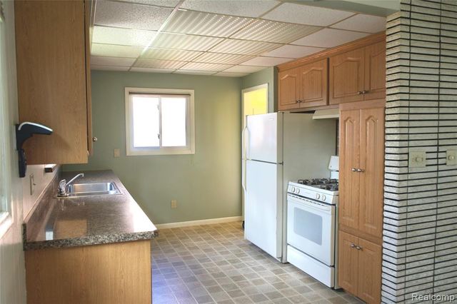 211 Arcola Street, Garden City, MI 48135