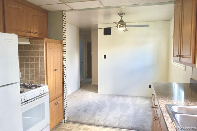 211 Arcola Street, Garden City, MI 48135