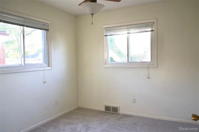 211 Arcola Street, Garden City, MI 48135