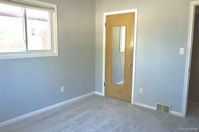 211 Arcola Street, Garden City, MI 48135