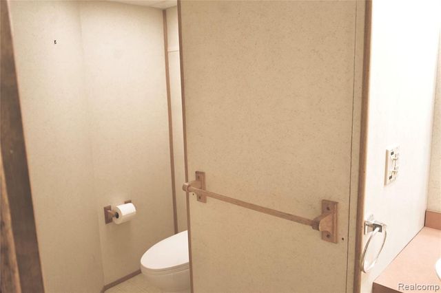 211 Arcola Street, Garden City, MI 48135