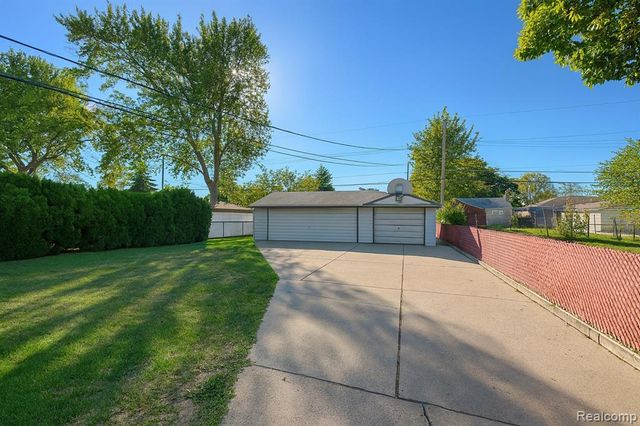 211 Arcola Street, Garden City, MI 48135