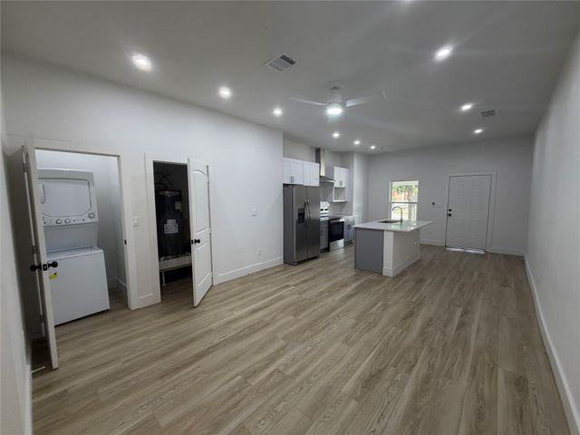 808 W 10th Street, Dallas, TX 75208