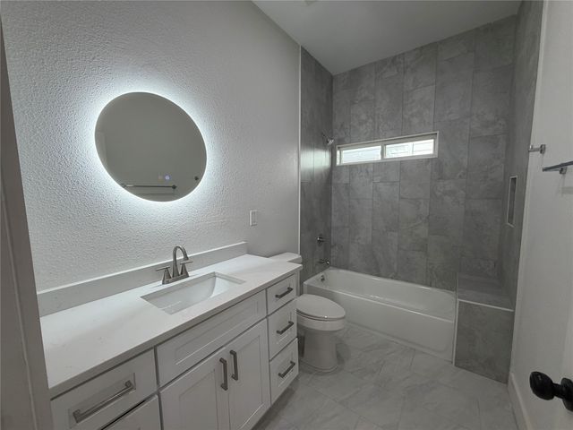 808 W 10th Street, Dallas, TX 75208