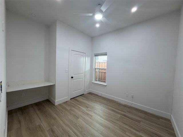 808 W 10th Street, Dallas, TX 75208