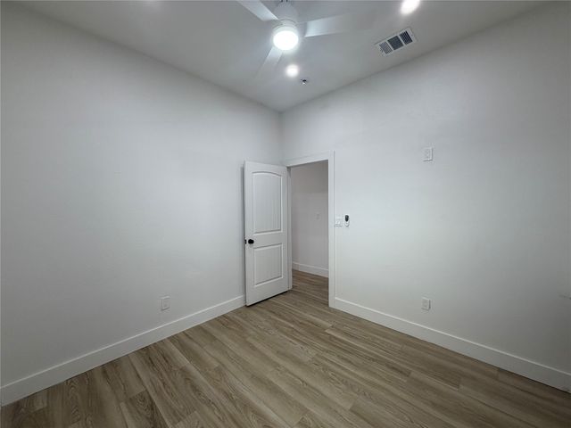 808 W 10th Street, Dallas, TX 75208