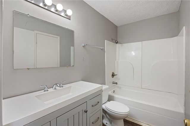 2207 Timberwood Lane, Russellville, AR 72802