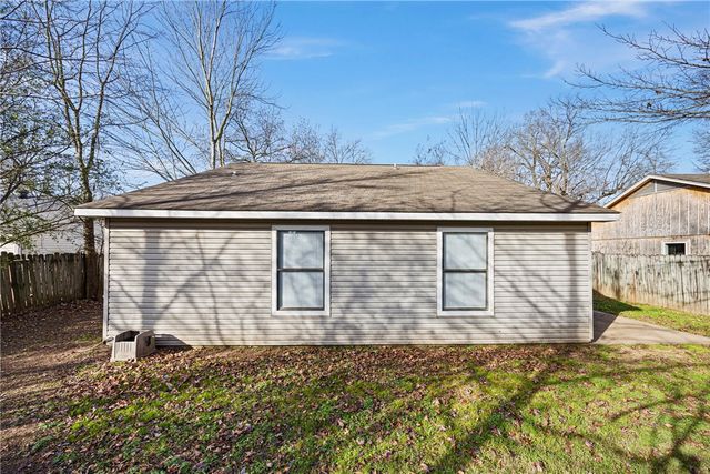 2207 Timberwood Lane, Russellville, AR 72802