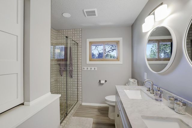 4541 Heritage Hills Circle, Bloomington, MN 55437