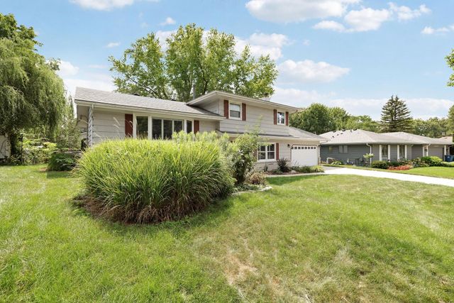 4541 Heritage Hills Circle, Bloomington, MN 55437