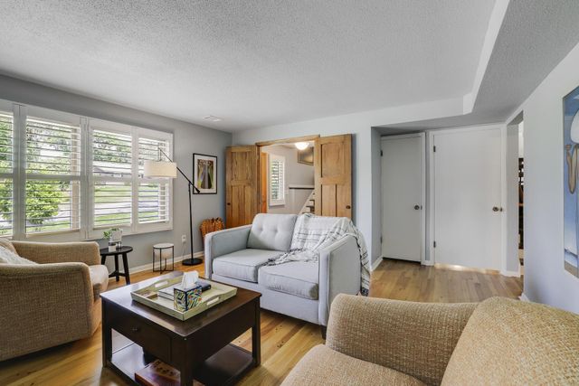 4541 Heritage Hills Circle, Bloomington, MN 55437