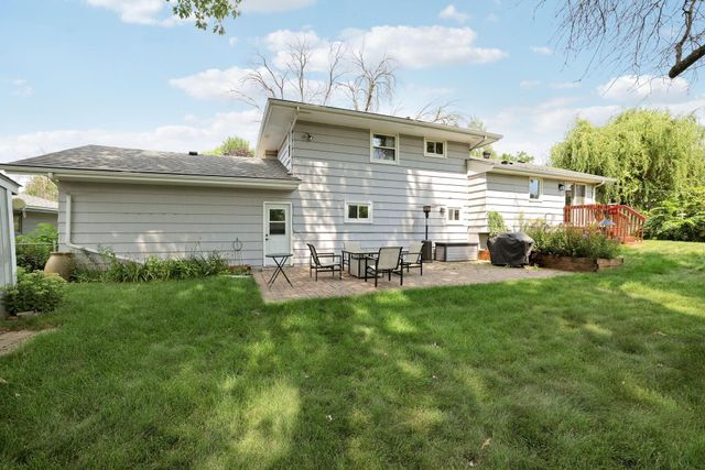 4541 Heritage Hills Circle, Bloomington, MN 55437