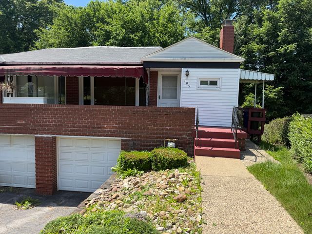 109 Lang Court, Point Breeze, PA 15208