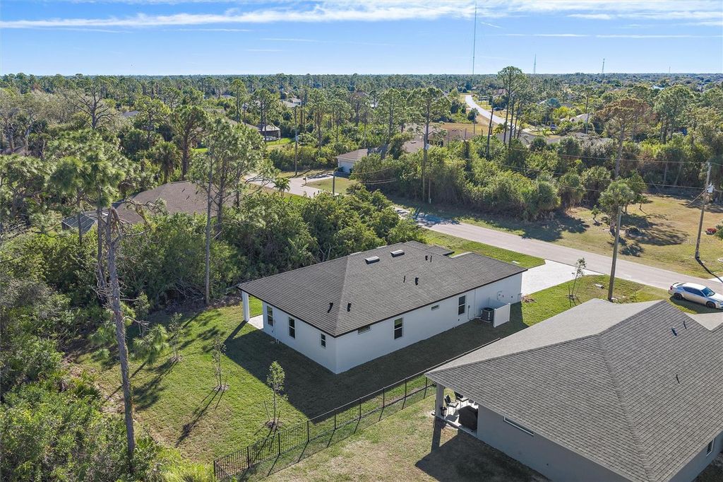 Image 37 of property listing at 196 JENNIFER DRIVE, Rotonda West, FL 33947