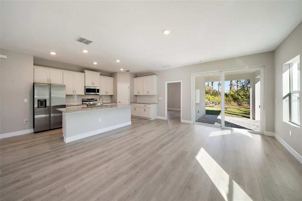 Image 5 of property listing at 196 JENNIFER DRIVE, Rotonda West, FL 33947