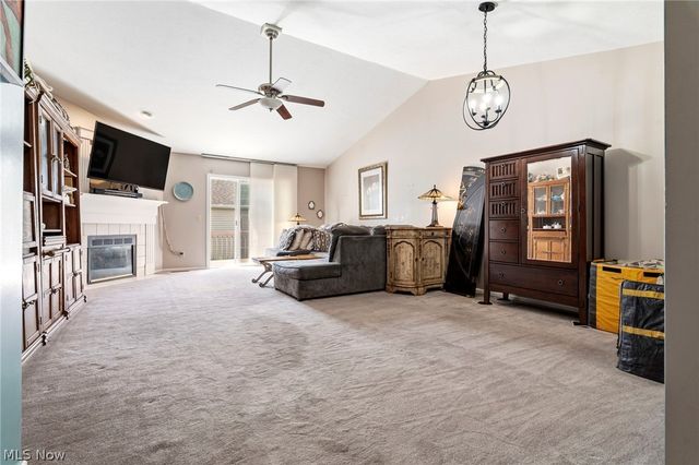 3198 Mariners Island Drive NW, Canton, OH 44708