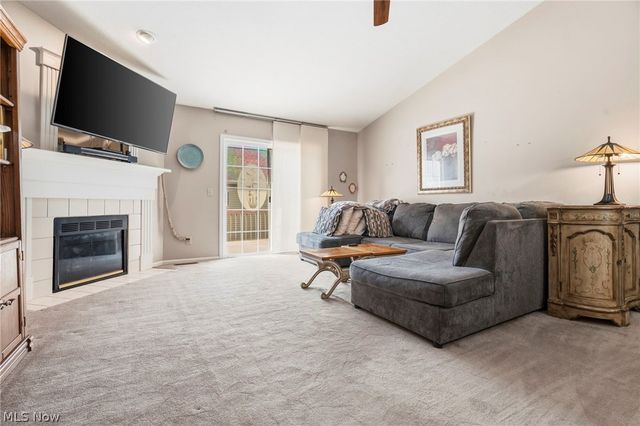 3198 Mariners Island Drive NW, Canton, OH 44708