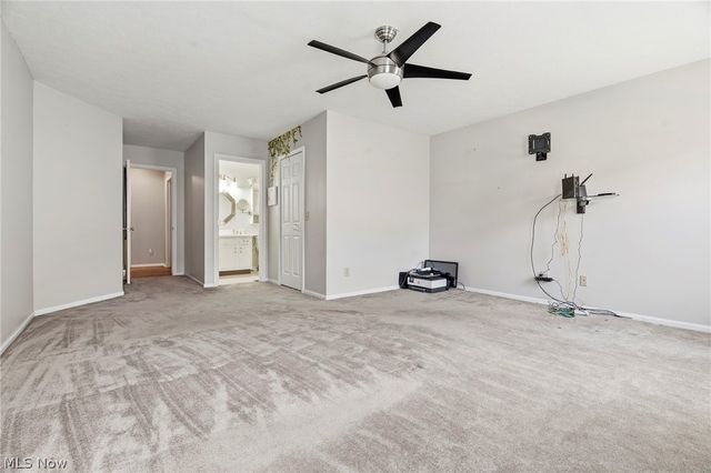 3198 Mariners Island Drive NW, Canton, OH 44708