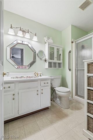 3198 Mariners Island Drive NW, Canton, OH 44708