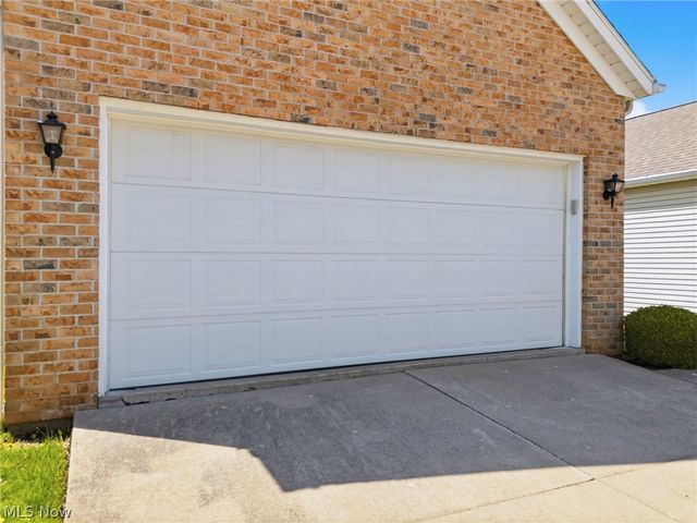 3198 Mariners Island Drive NW, Canton, OH 44708