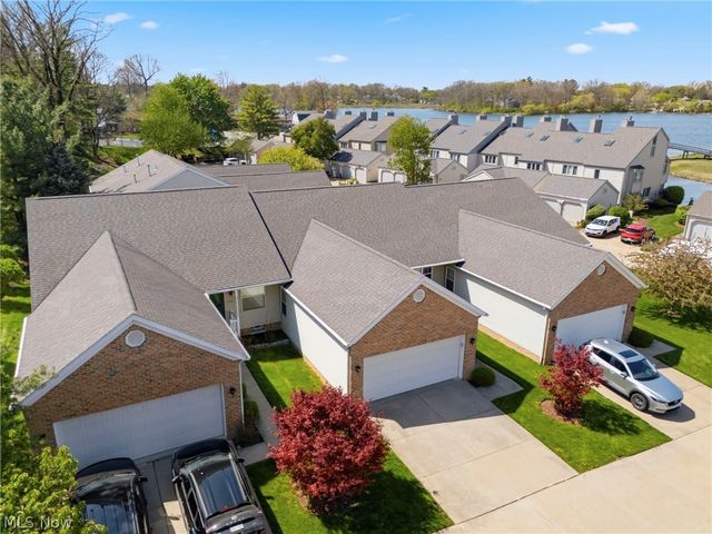 3198 Mariners Island Drive NW, Canton, OH 44708